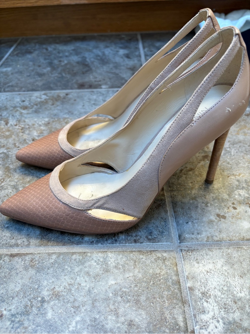Nine West Two-Tone Blush Taupe Pointed Stiletto Pumps - used condition